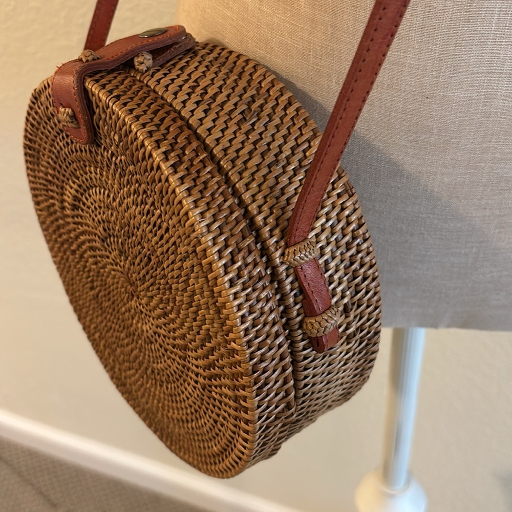 Poppy and Sage Iris Bag Hand Woven Rattan and Leather - Picture 5 of 7